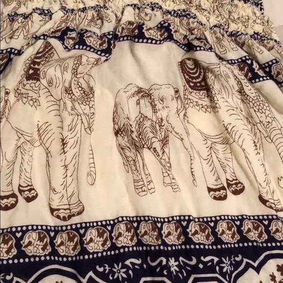 elephant patterned flowy top - Picture 3 of 3